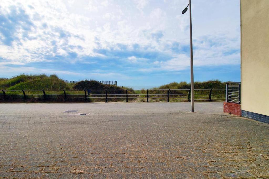 The Observatory By Mia Living 2 Bedroom Apartment Overlooking Swansea Beach With Free Parking Buitenkant foto